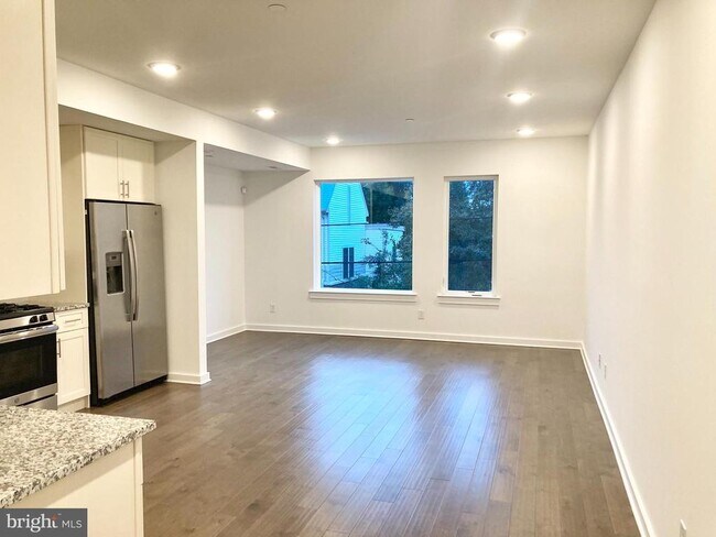 Photo - 1843 N 6th St Unit 11