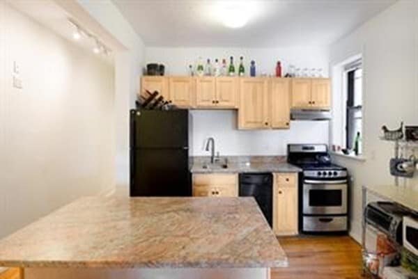 Photo - 137 Peterborough St Unit 14
