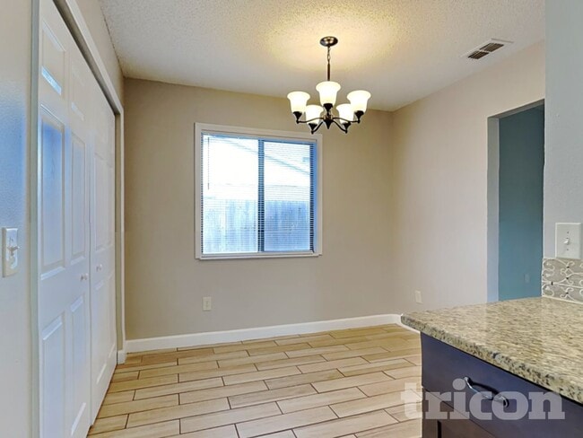 Photo - 1237 Edgerton Dr