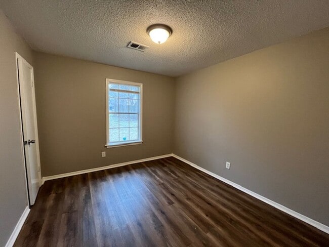 Photo - Renovated 3 Bedroom 1.5 Bath Home for Rent!