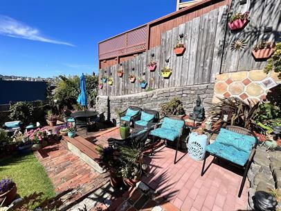 Building Photo - Beautiful 2 Bedroom 1 Bathroom with backya... Rental