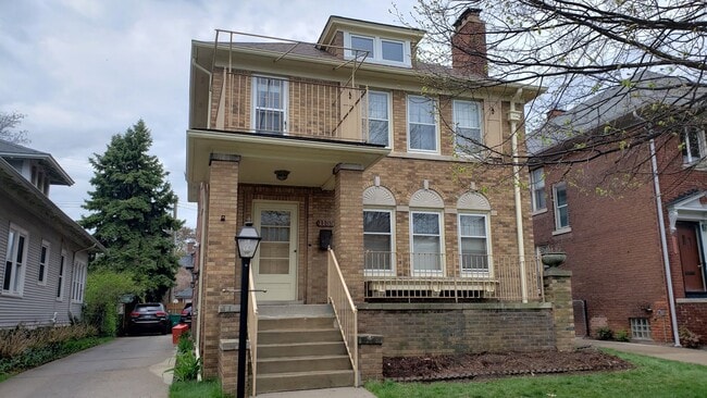 Building Photo - 1157 Beaconsfield Ave