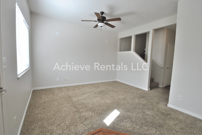 Photo - 462 W 1490 N