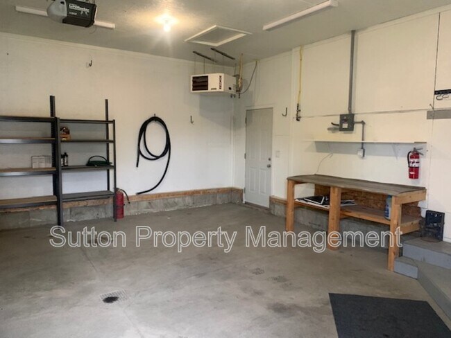 Photo - 10930-10967 AvenueKey 6