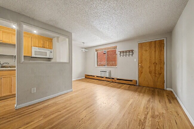 Photo - North Washington park one bedroom / one bath Apartment for rent Unit 203