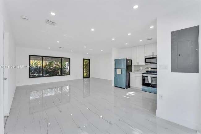 Photo - 3030 Arthur St