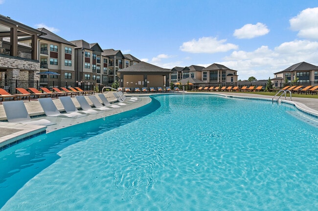 Pool - 19Nineteen Promenade