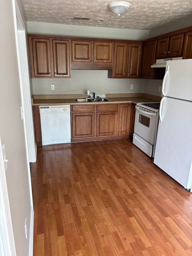 Photo - 125 Emory Ct