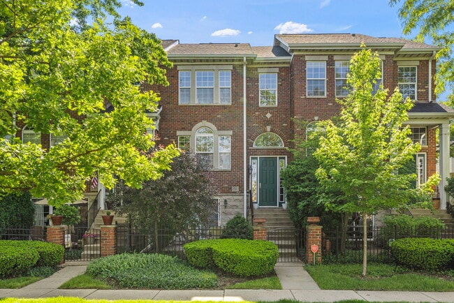 Building Photo - 850 Shandrew Dr