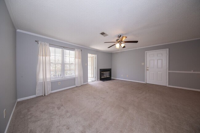 Photo - 109 Stratford Dr