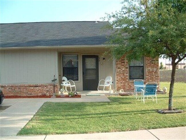Photo - 108 8th St Apartment