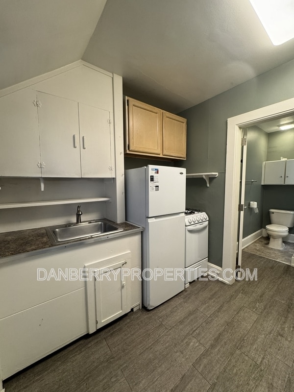 Photo - 915 N Main St