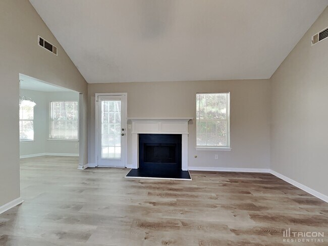 Photo - 5515 Sapphire Cir