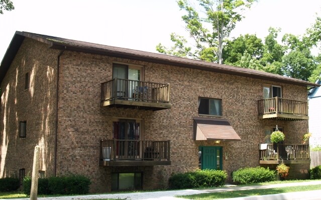 Photo - 101 Lakeview Ave Apartments