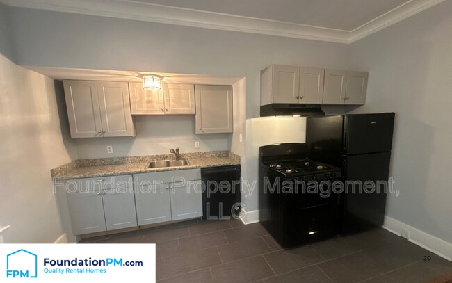 Photo - 1764 Lawrence Ave