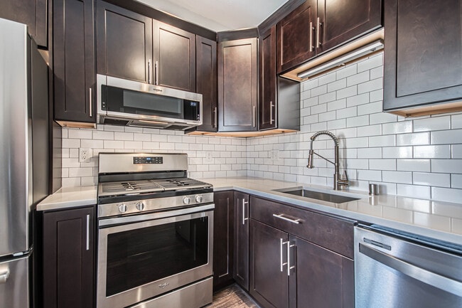 Photo - 1014 E Pearson St