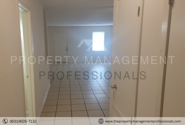 Photo - Cutie in a cul de sac