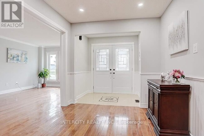 Photo - 57 Yorkland St