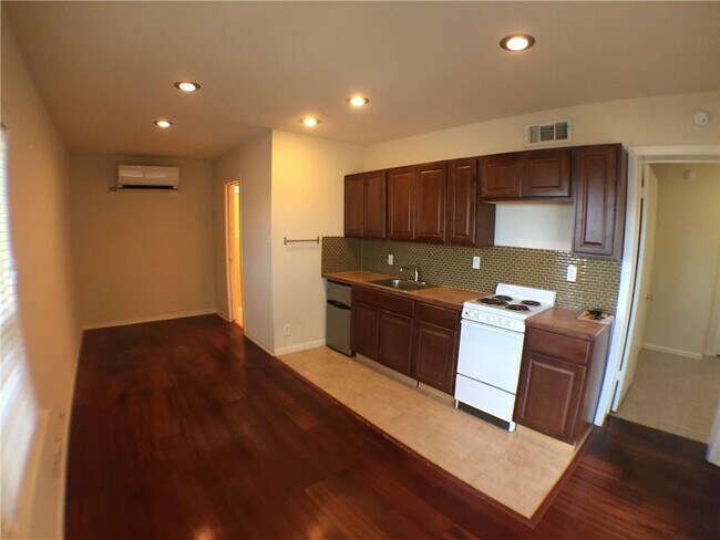 Photo - 2703 Swisher St Unit 100a
