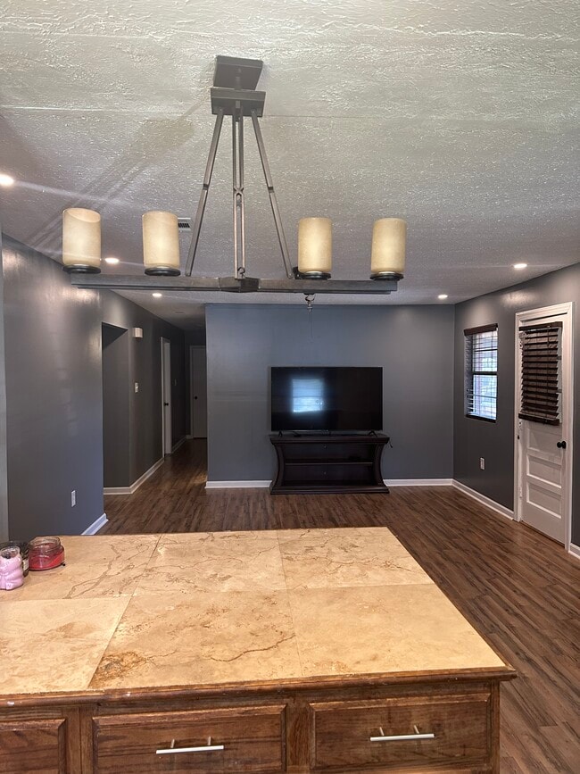 Photo - 221 Belaire Dr