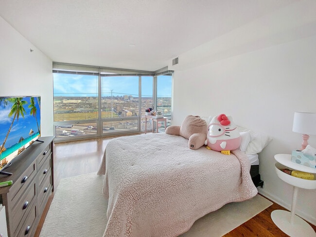 Photo - 9655 Woods Dr Unit 1509