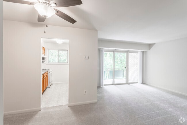3 BR, 2 BA - 1,060 SF