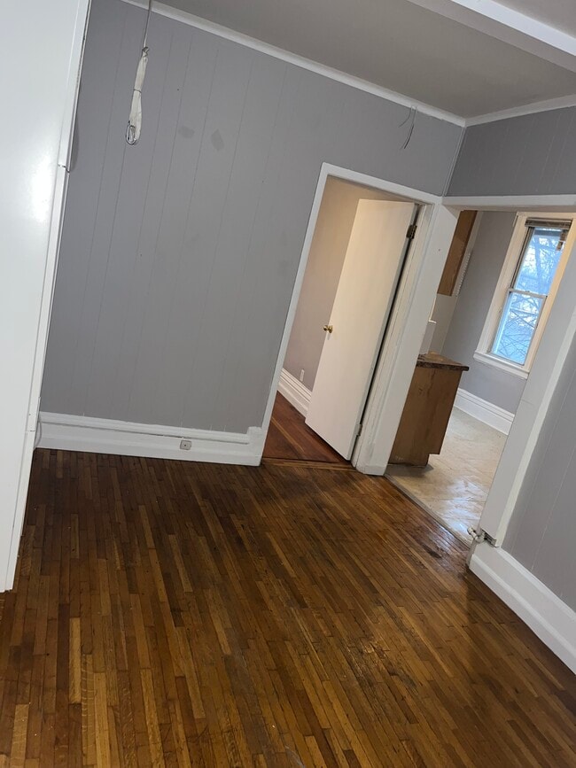 Building Photo - 617 Maryland Ave E Unit 3