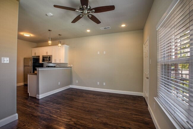 Photo - 13Underwood Apartments