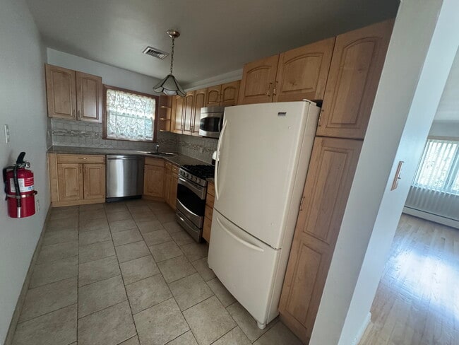 Photo - 248 Columbia Ave Unidad Floor 2