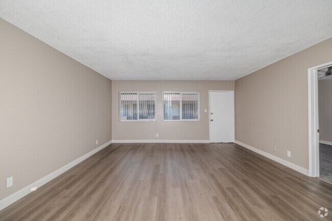 2BR, 1BA - 850SF - Living Room