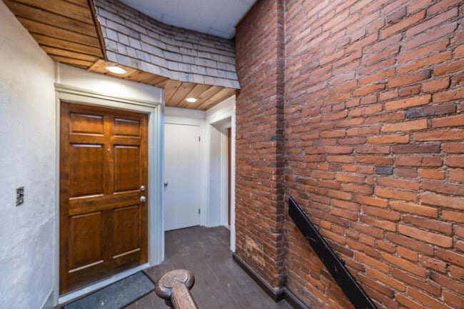 Photo - 109 S Main St