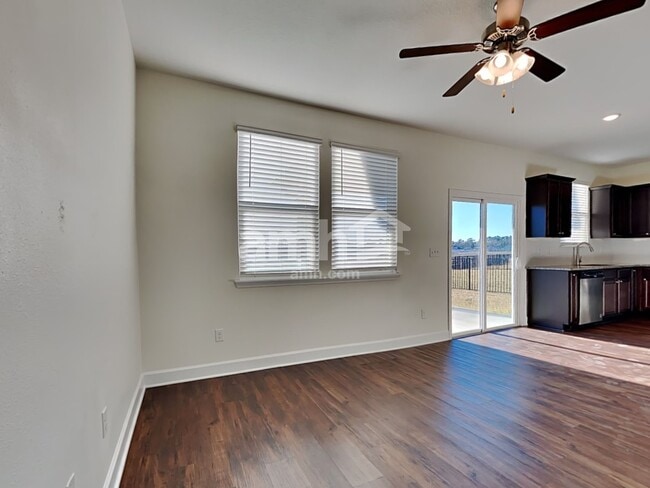 Photo - 975 Tan Tara Trl