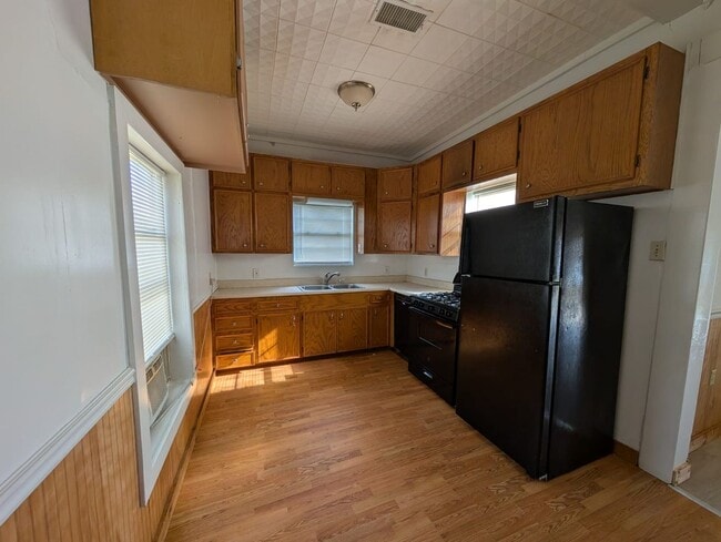 Photo - 510 W Bilbo Ave