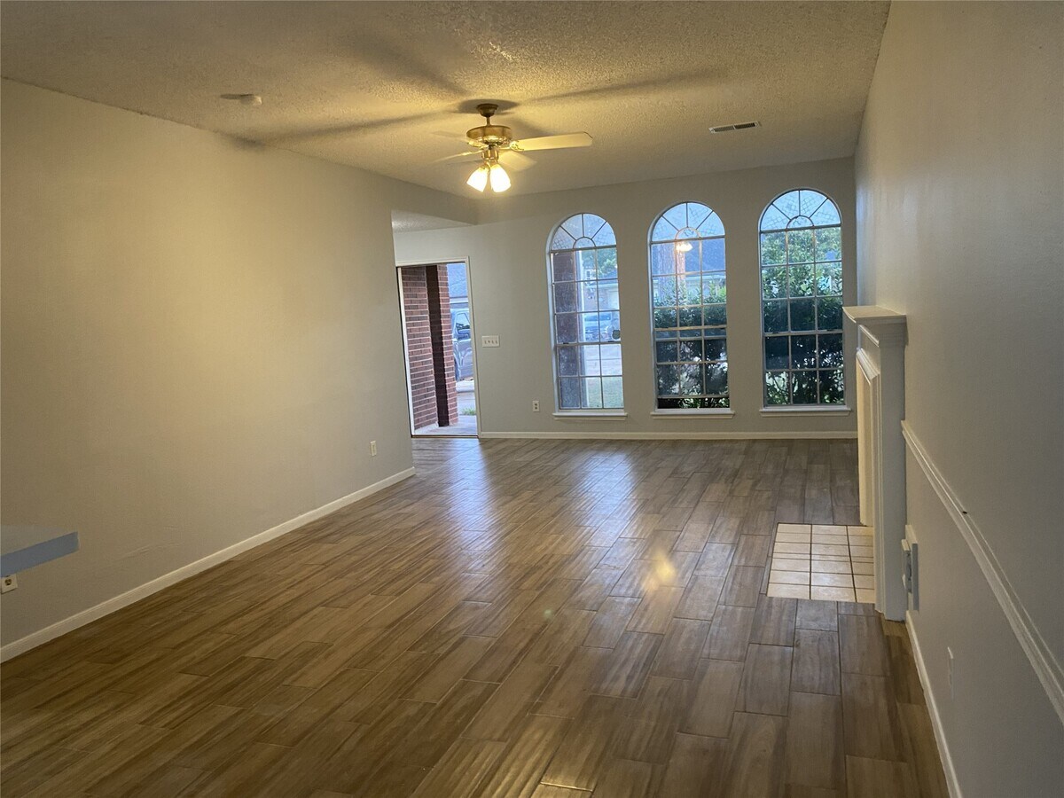 Photo - 18158 Holly Green Dr