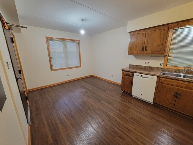 Photo - 16524 Crescent Ave Unit 2