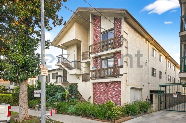 Photo - 1004 E Garfield Ave