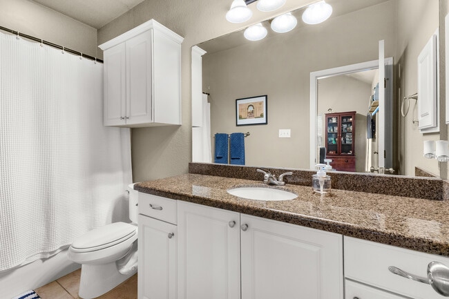 Photo - 3825 Silverthorne Ln