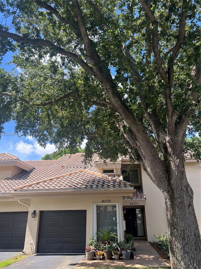Photo - 16373 Malibu Dr