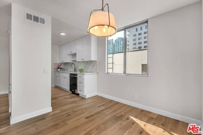 Photo - 10751 Wilshire Blvd Unidad 909