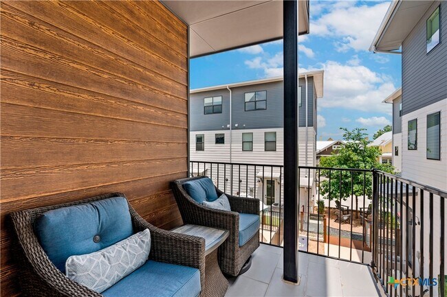 Photo - 1208 N Academy Ave Unidad 3201