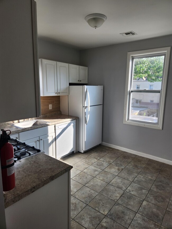 Photo - 57 Condict St Unidad 2