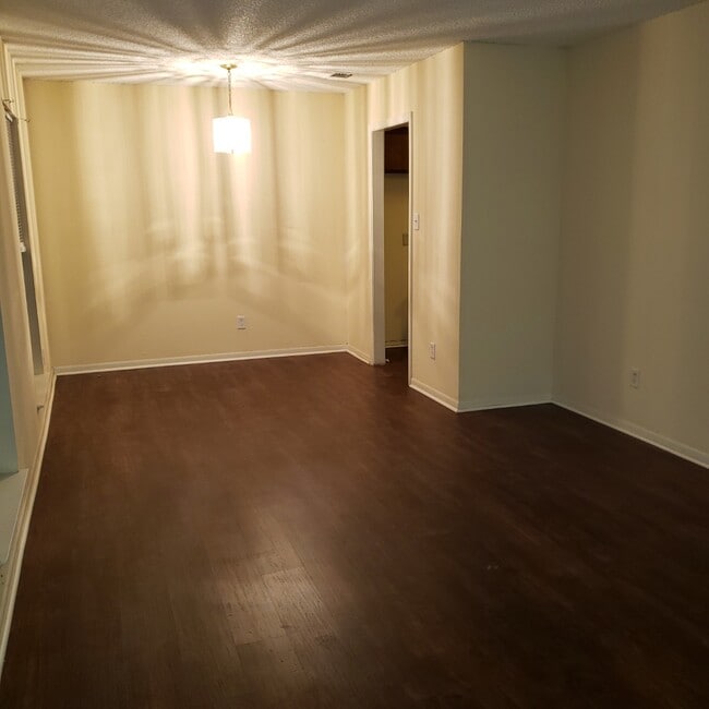 Photo - 2308 Lake W Dr