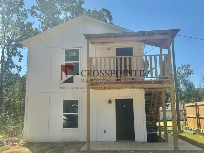 Building Photo - Spur 164 Unit F (Upstairs)