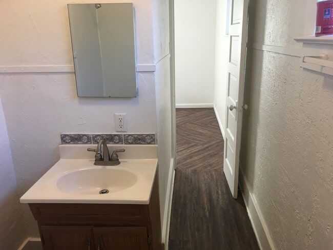 Photo - 217 W Sherman St