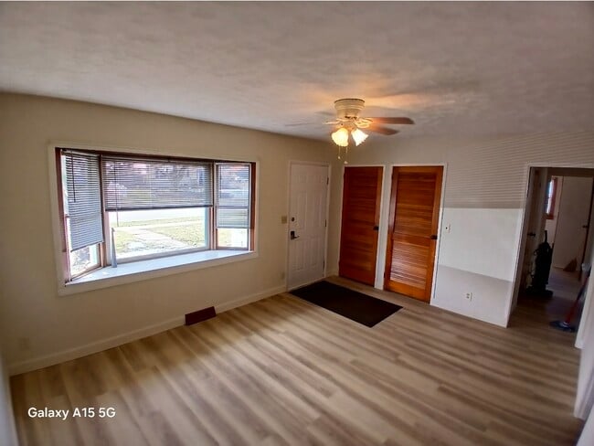 Photo - 304 Marshall St