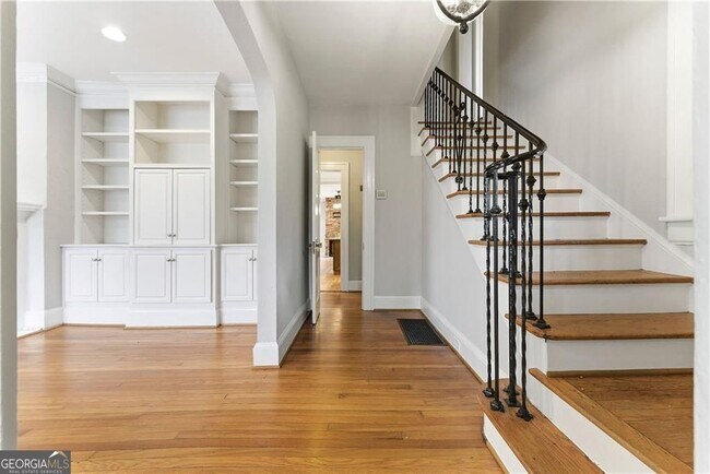 Photo - 685 E Morningside Dr NE