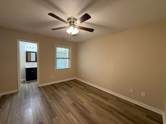 Photo - 2 bedroom, 2 bath Duplex