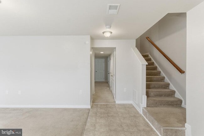 Building Photo - 37 Britania Ct