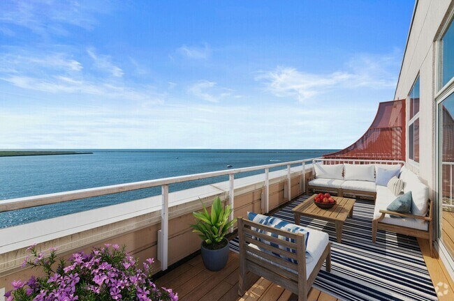 Sundeck - The Shoreline Rental