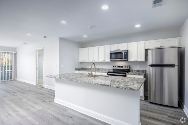 2BR, 2BA - 1,300SF - Kitchen - Keystone Luxury Apartments